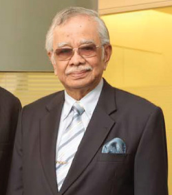 Jeneral (Rtd) Tan Sri Dato’ Mohd Ghazali Seth (Pengerusi Bukan Eksekutif Bebas)